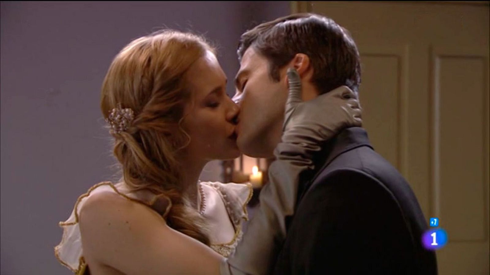 Acacias 38 - Simón le dice a Elvira que aún la quiere