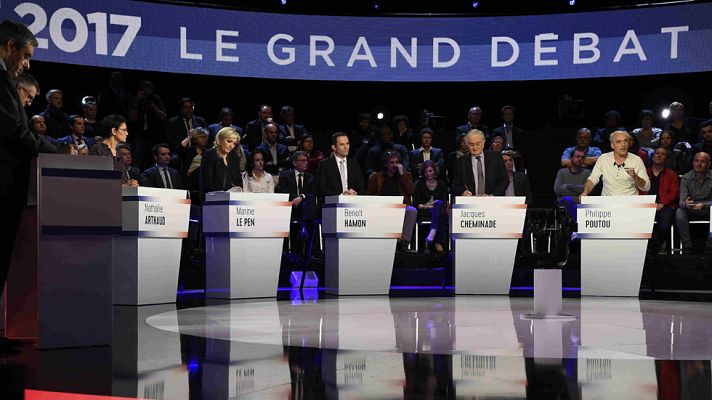 Telediario 1 - Los escándalos de Fillon y Le Pen protagonizan el debate de los once candidatos al Elíseo