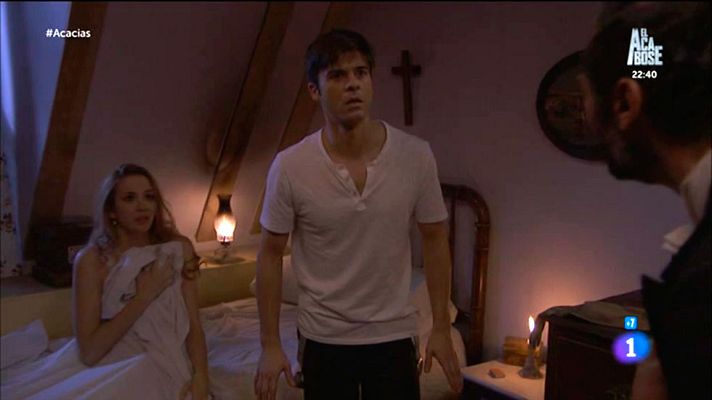 Acacias 38 - Simón y Elvira, pillados en la cama