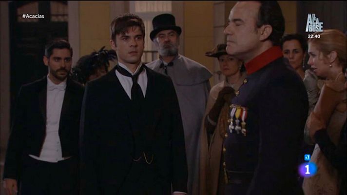 Acacias 38 - Simón planta cara al Coronel