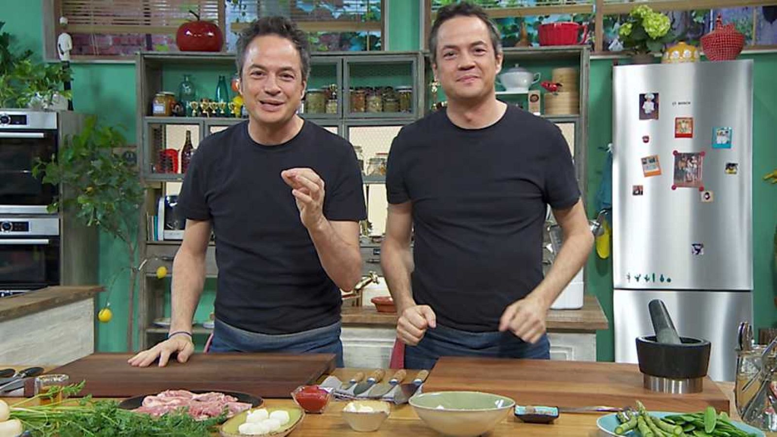 Torres en la cocina - Caldereta de cabrito y torta de uvas - ver ahora