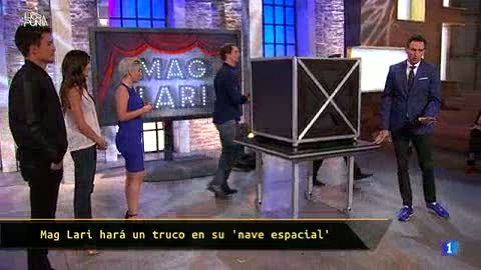 Hora Punta - Mag Lari nos sorprende con un nuevo truco de magia... con una nave espacial para Álex González y Clara Lago!
