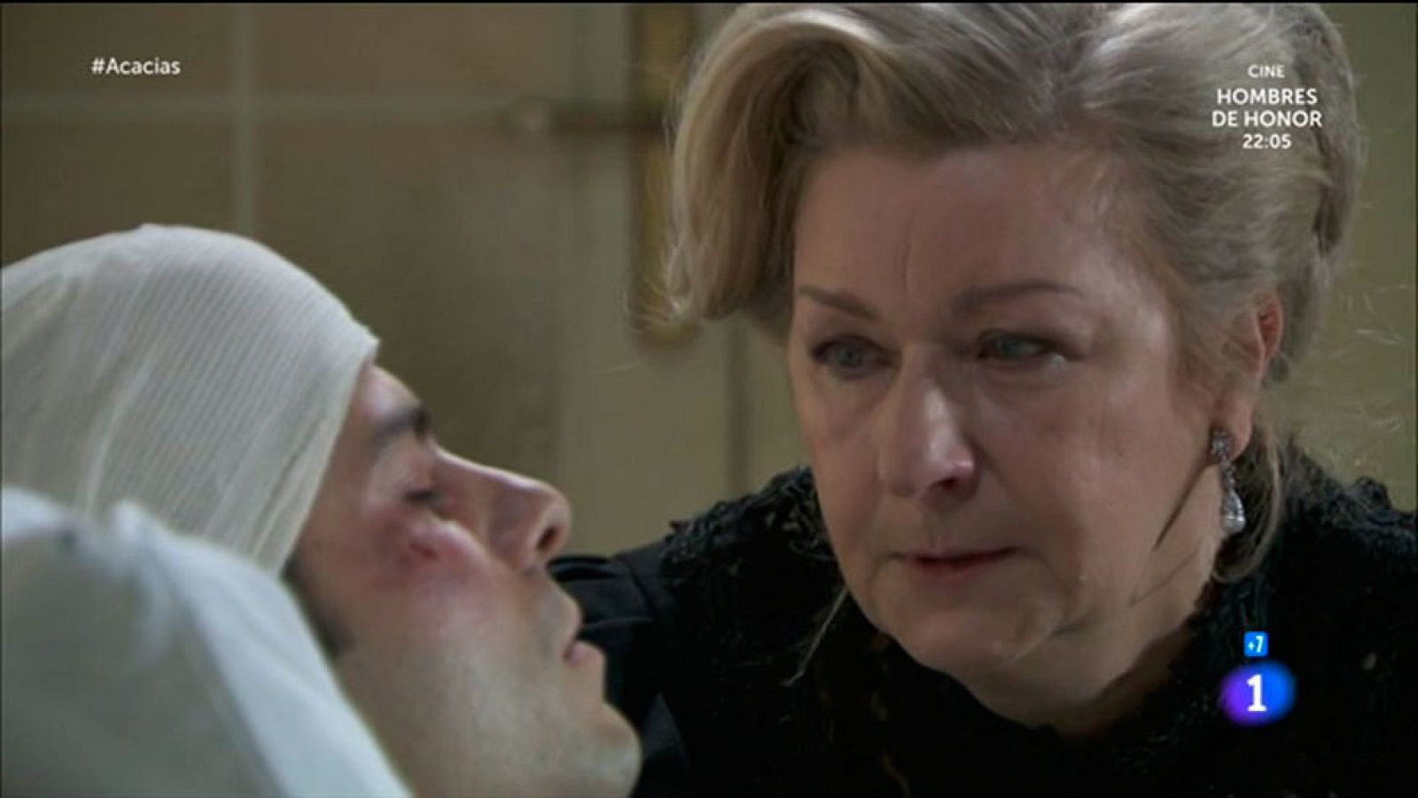 Acacias 38 - Doña Susana pide perdón a Simón mientras está inconsciente