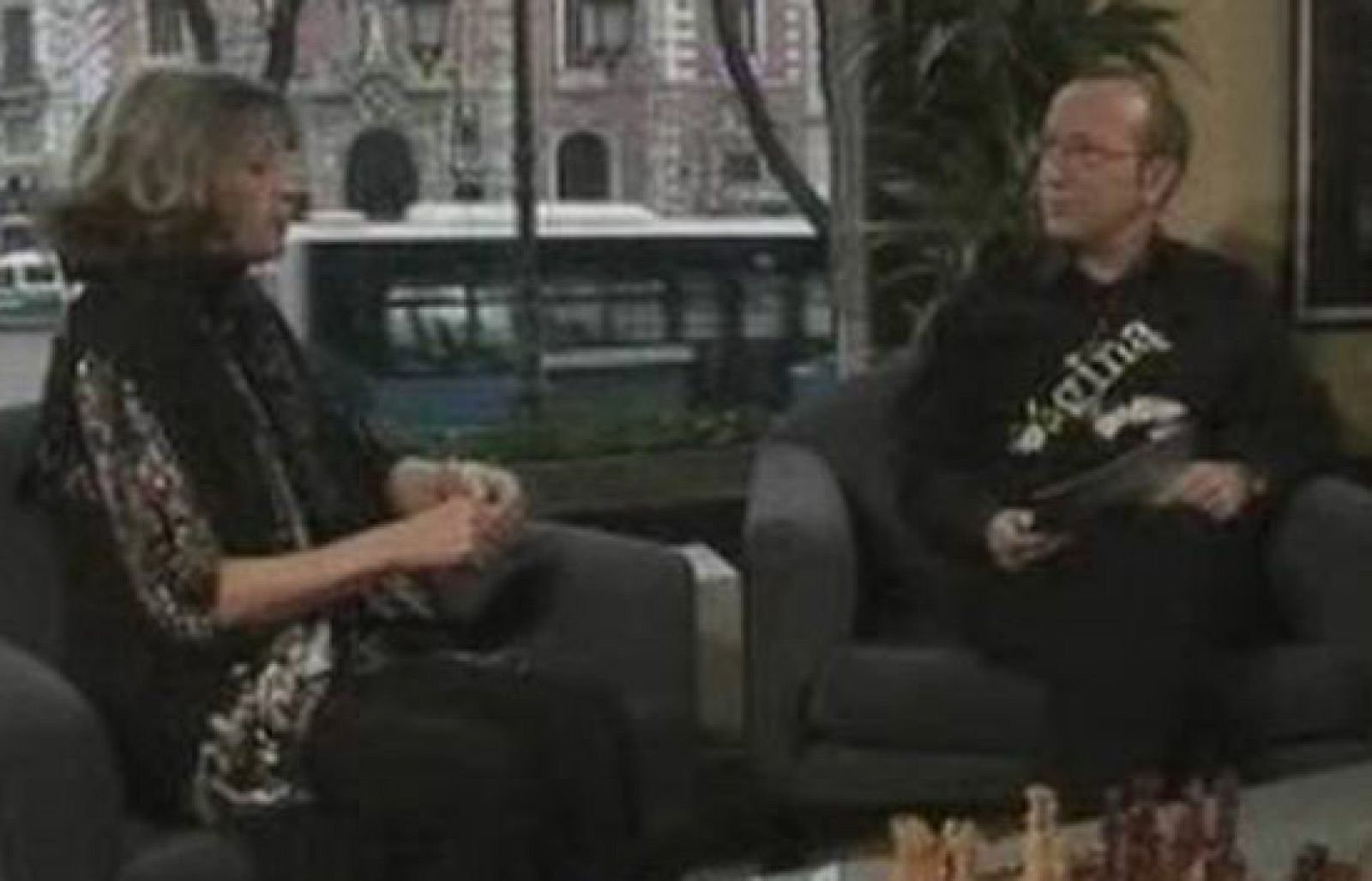 Página 2 - Entrevistas - Katherine Neville | Ver