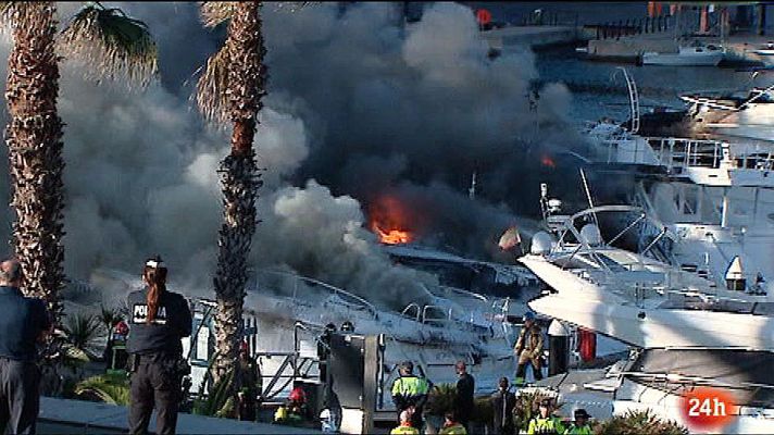 Informativo 24h - Un incendio destruye cuatro barcos en el Port Fórum de Sant Adrià del Besós