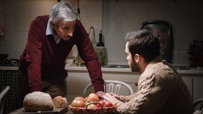 Cuéntame cómo pasó - Carlos habla con su padre de sus sentimientos por Karina