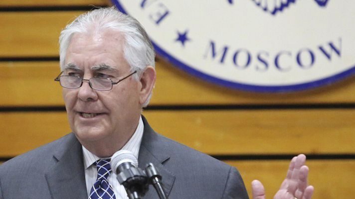 Telediario 1 - Tillerson inicia con Lavrov una incierta ronda de reuniones en Moscú