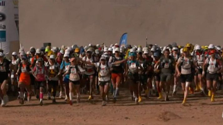 Telediario 1 - 1.200 atletas de 52 países participan en el Maratón de las Arenas
