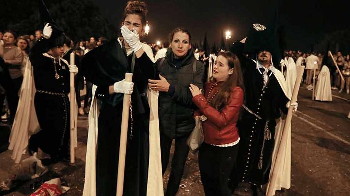 Telediario 1 - Ocho detenidos y varios heridos en incidentes en la Madrugá sevillana
