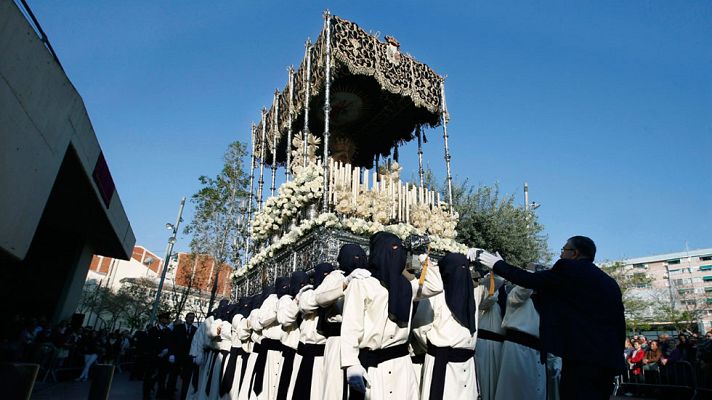 Telediario 1 - Una cofradía en L'Hospitalet del Llobregat