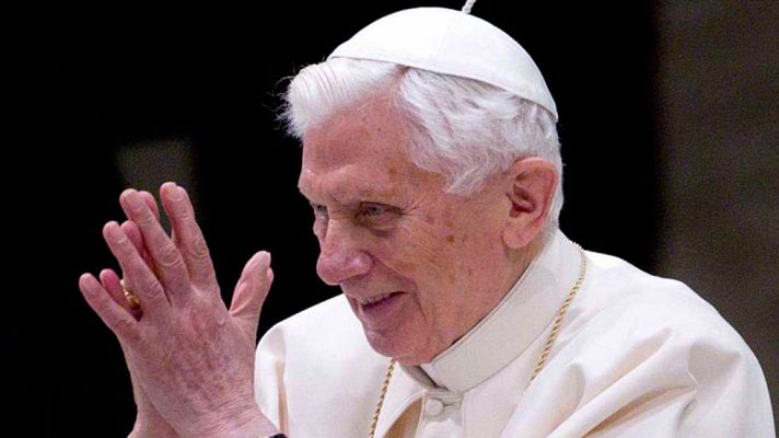 Telediario 1 - Benedicto XVI celebra su 90 cumpleaños