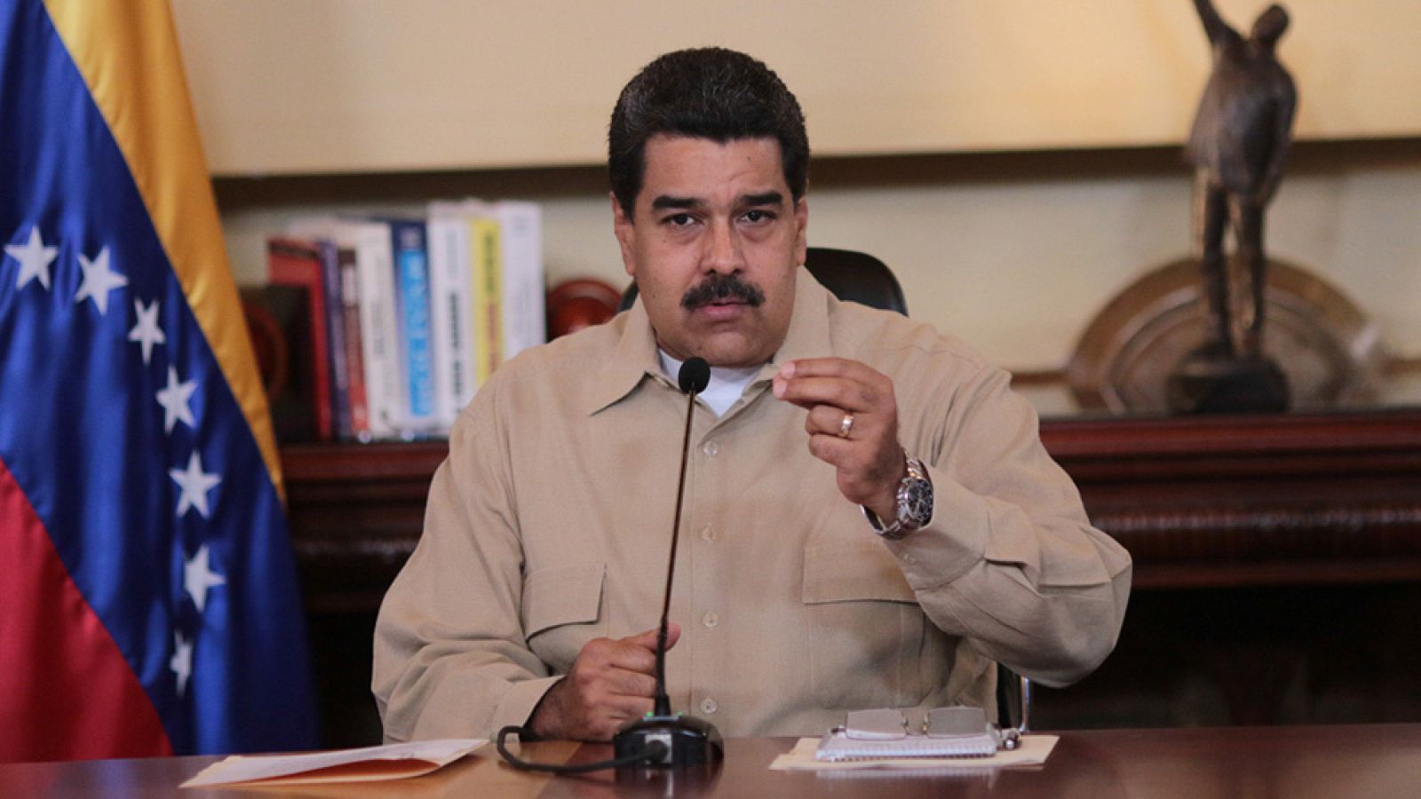 Maduro acusa al presidente del Parlamento venezolano y a EE.UU. de incitar al golpe de Estado