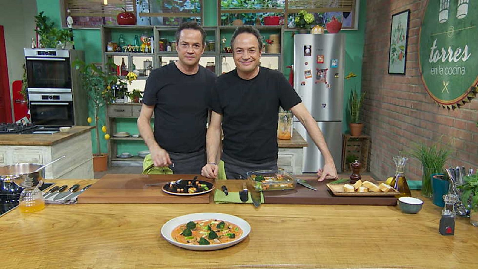 Torres en la cocina - Gazpacho y jarrete de ternera - ver ahora