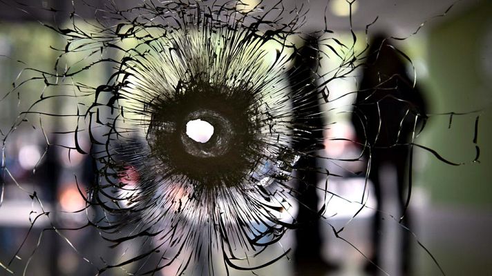 Telediario 1 - El agresor de París sería Karim Cheurfi, de 39 años, que ya había atentado contra la policía