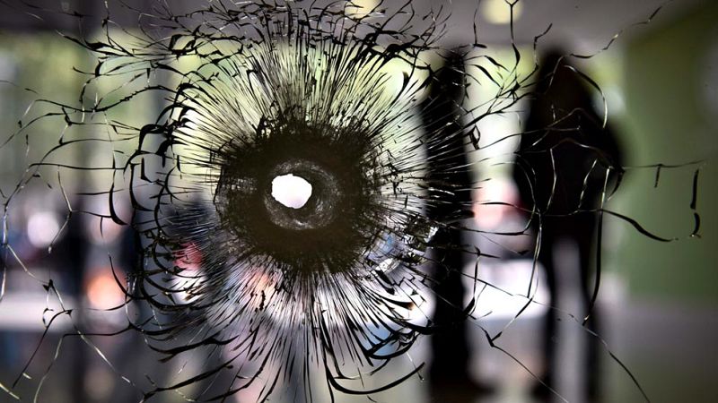 El agresor de París sería Karim Cheurfi, de 39 años, que ya había atentado contra la policía