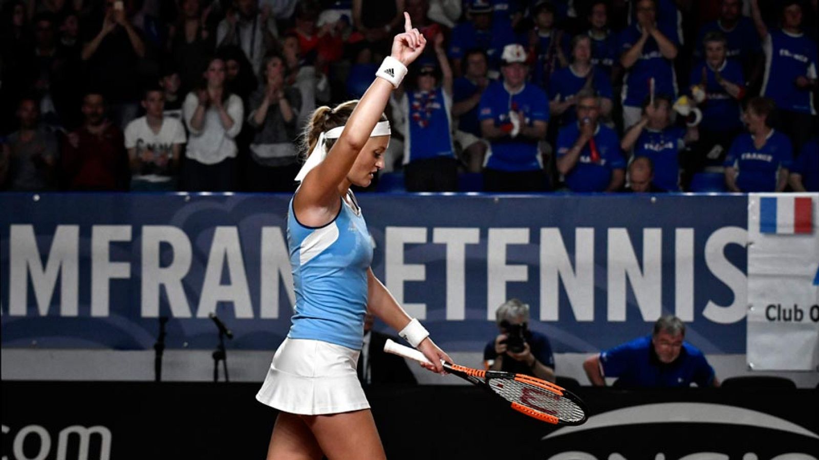 Mladenovic vence a Silvia Soler y adelanta a Francia (1-0) | Ver