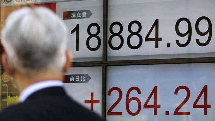 Telediario 1 - La victoria de Macron impulsa a las bolsas y desinfla las primas de riesgo