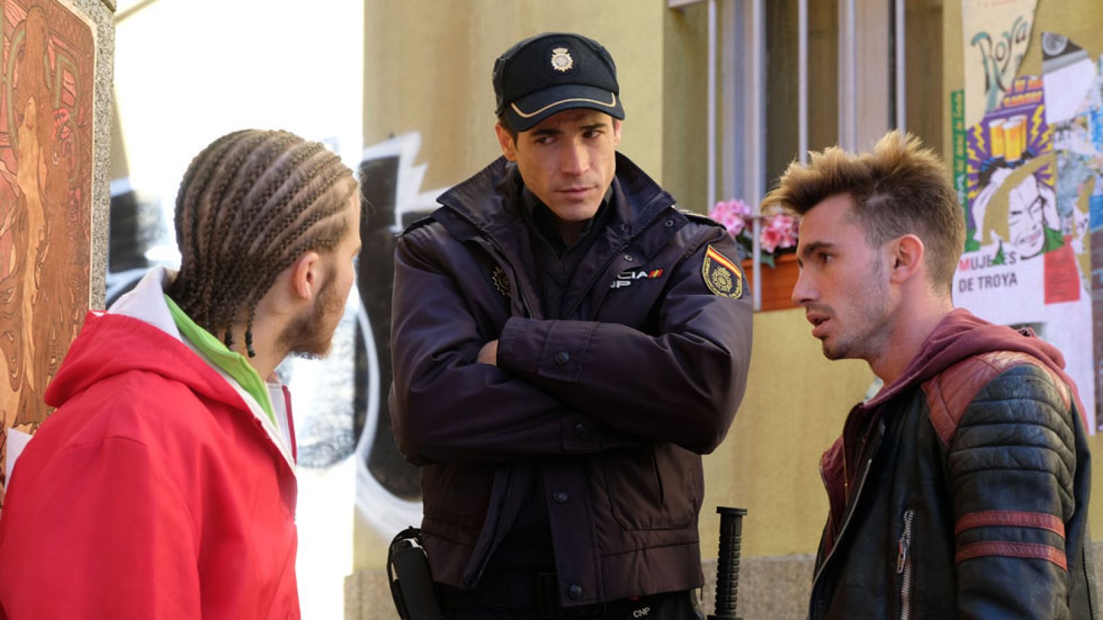 Servir y proteger - Rober intenta que Jairo no se meta en problemas