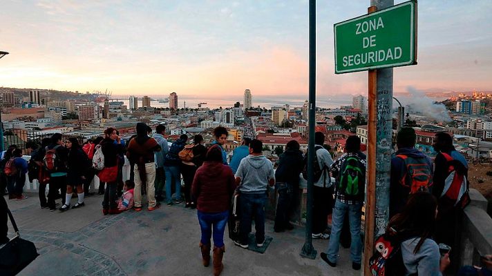 Telediario 1 - Un terremoto de magnitud 6,9 golpea Chile sin víctimas