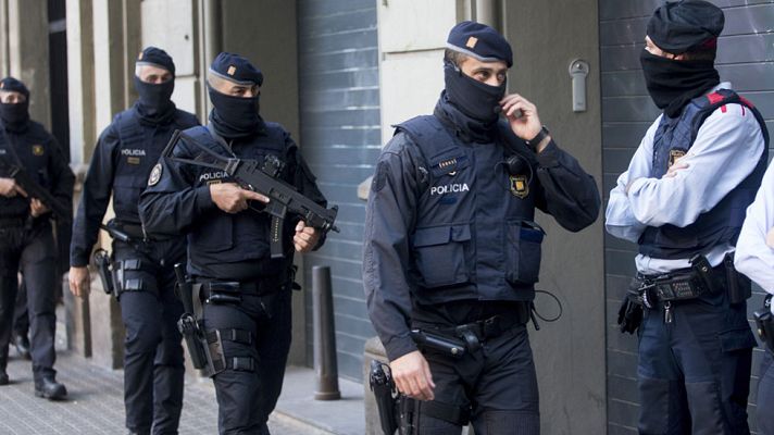 Telediario 1 - Varios detenidos en una operación contra el terrorismo yihadista y el crimen organizado en Cataluña