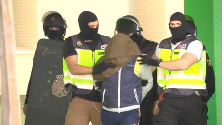 Telediario 1 - Detenidos dos supuestos yihadistas en Ceuta y Alicante