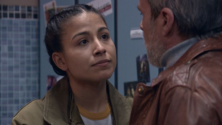 Servir y proteger - Nacha a Elías: "No soportas que sea lesbiana"