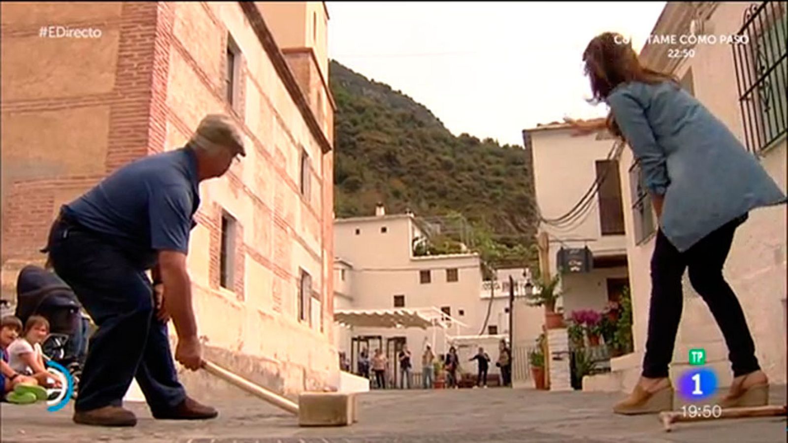 España Directo - En Pampaneira nos enseñan a jugar al mocho