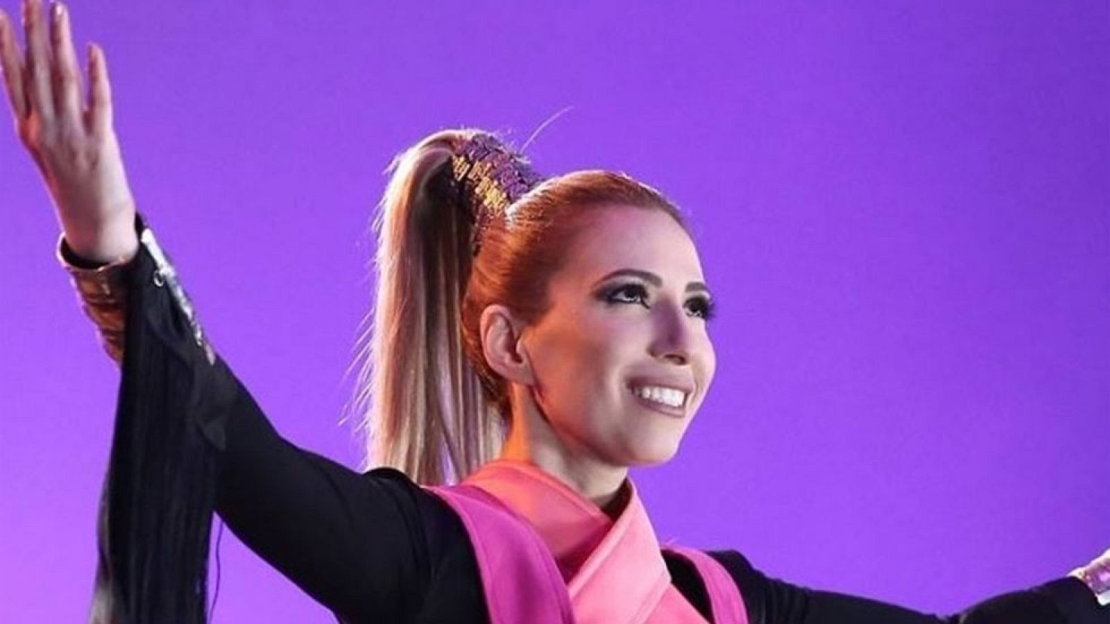 Eurovisión 2017 - Armenia: Armenia Artsvik canta "Fly With Me"