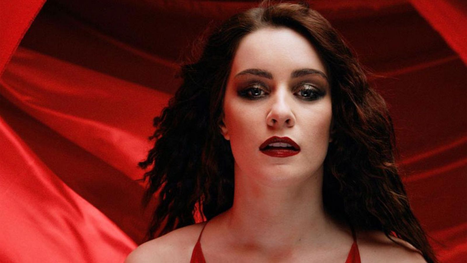 Eurovisión 2017 - Reino Unido: Lucie Jones canta "Never Give Up On You"