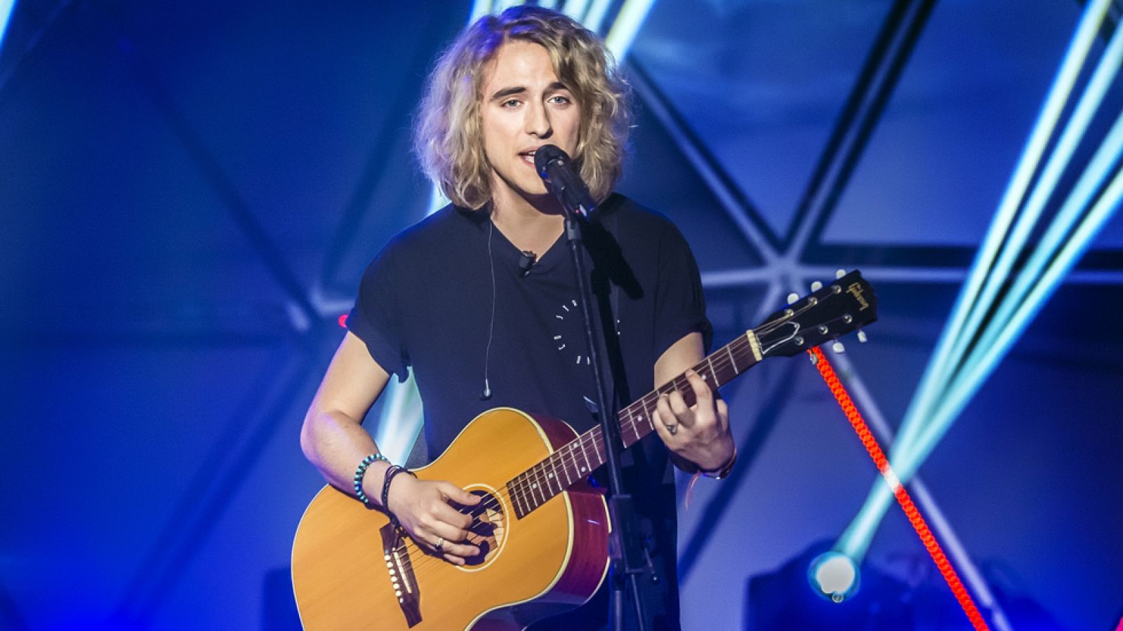 Eurovisión 2017-  Manel Navarro canta  "Do it for your lover