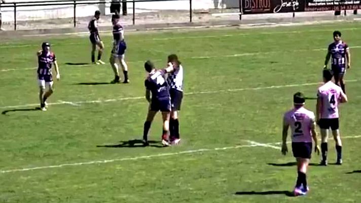 Telediario 1 - Salvaje agresión a un árbitro en un partido de rugby en Francia