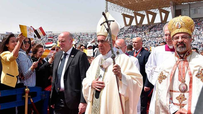Informativo 24h - El papa rechaza el extremismo en su visita a El Cairo