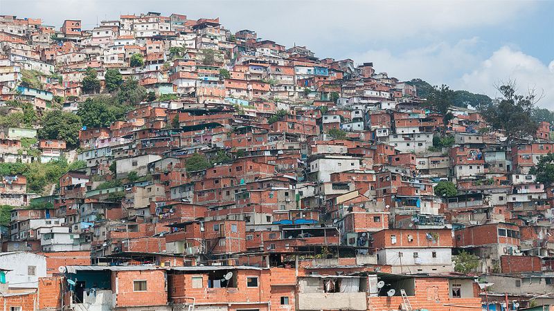 La vida sin agua en el barrio de Petare, el 'Bronx' de Caracas