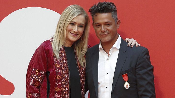 Telediario 1 - El PSOE revela su intención de presentar una moción de censura contra Cristina Cifuentes