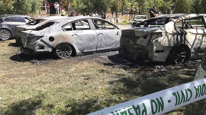 Telediario 1 - Queman nueve vehículos de Cabify que prestaban servicio en la Feria de Abril