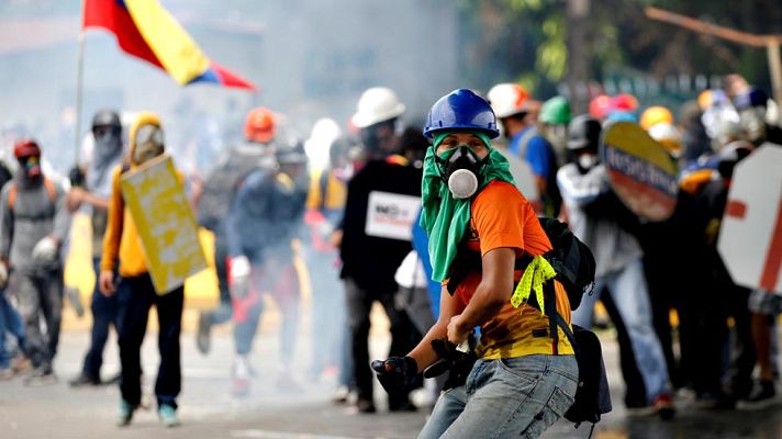 Telediario 1 - Las protestas vuelven a Venezuela, mientras Maduro presenta su proyecto de Asamblea Constituyente