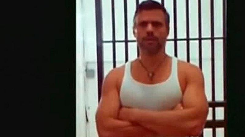 Leopoldo López graba un vídeo en la cárcel para desmentir los rumores sobre su estado de salud