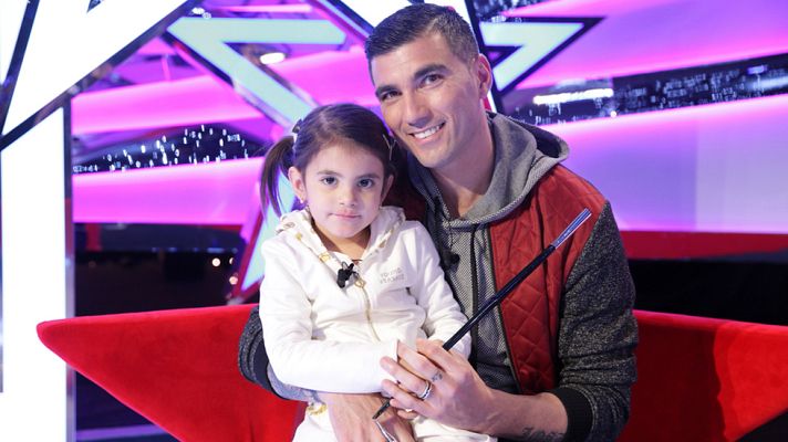 Jugando con las estrellas - Reyes, orgulloso de su culo