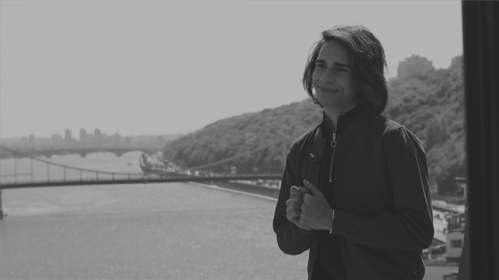 Eurovisión - Isaiah de Australia nos canta su tema "Don't come easy"