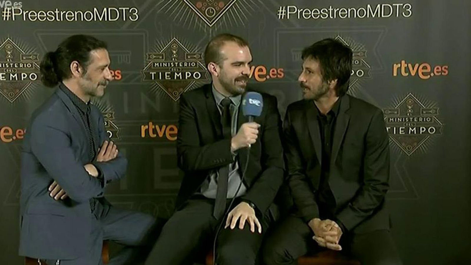 Nacho Fresneda y Hugo Silva hablan de cómo evolucionan sus personajes en la tercera temporada en la presentación de "El Ministerio del Tiempo" en el Liceu de Barcelona.