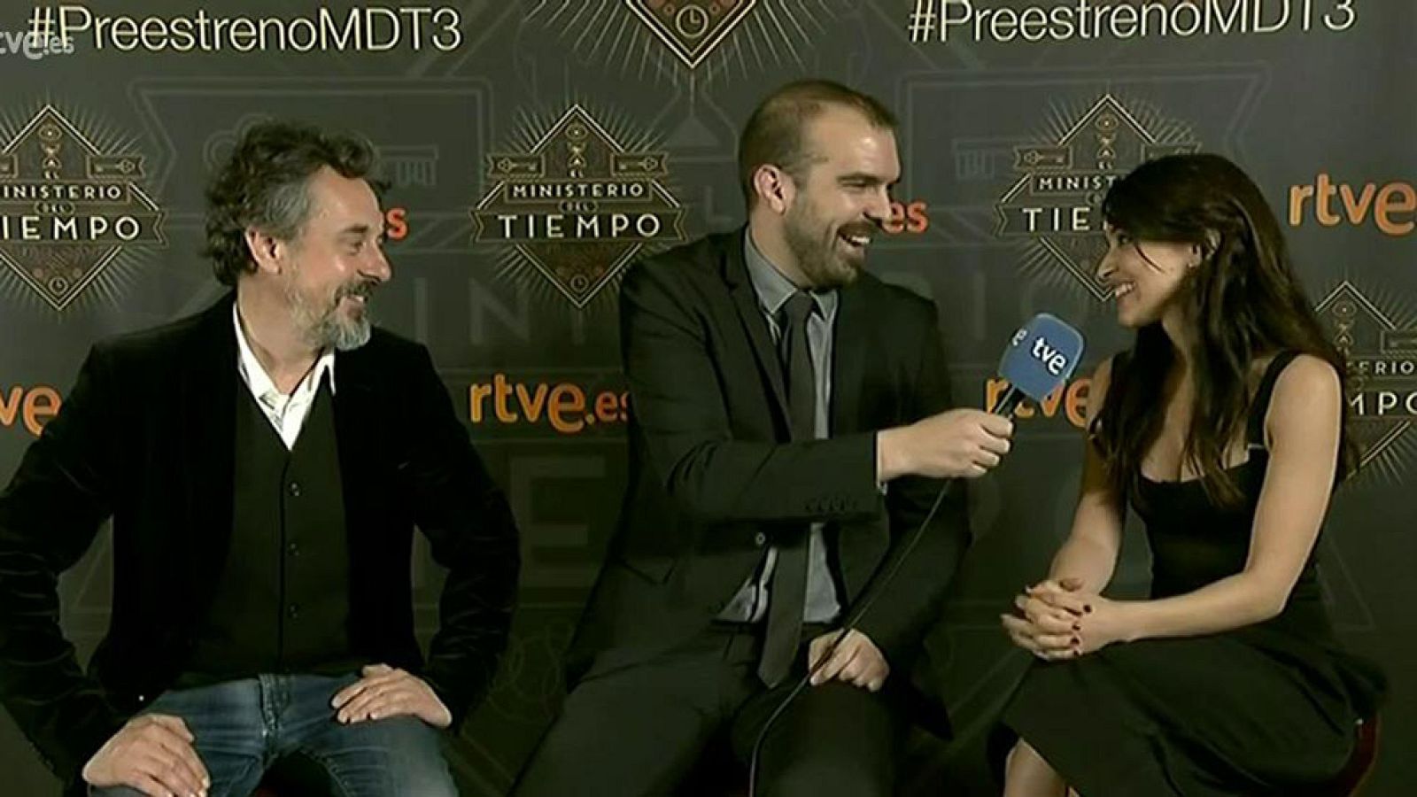 Macarena García que interpreta a un misterioso personaje, y Pere Ponce, que vuelve en su rol de Cervantes (esta vez enfrentado a Lope de Vega, interpretado por Víctor Clavijo), se han acercado a la presentación de la tercera temporada de "El Minister