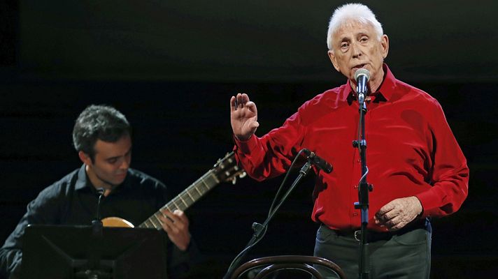 Informativo 24h - Raimon lanza en el Palau de la Música su grito de despedida en un emotivo recital