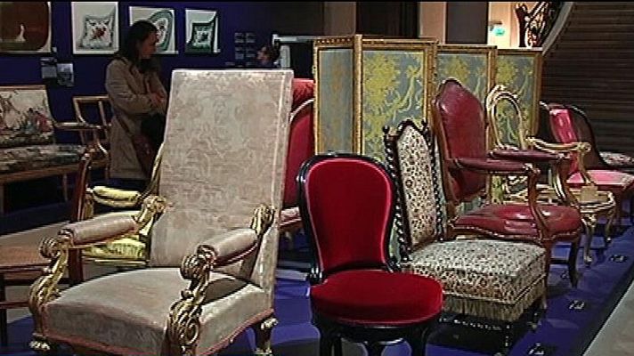 Telediario 1 - El mobiliario del poder se instala en París