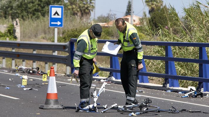 Telediario 1 - Prisión sin fianza para la mujer que arrolló a un grupo de ciclistas en Valencia
