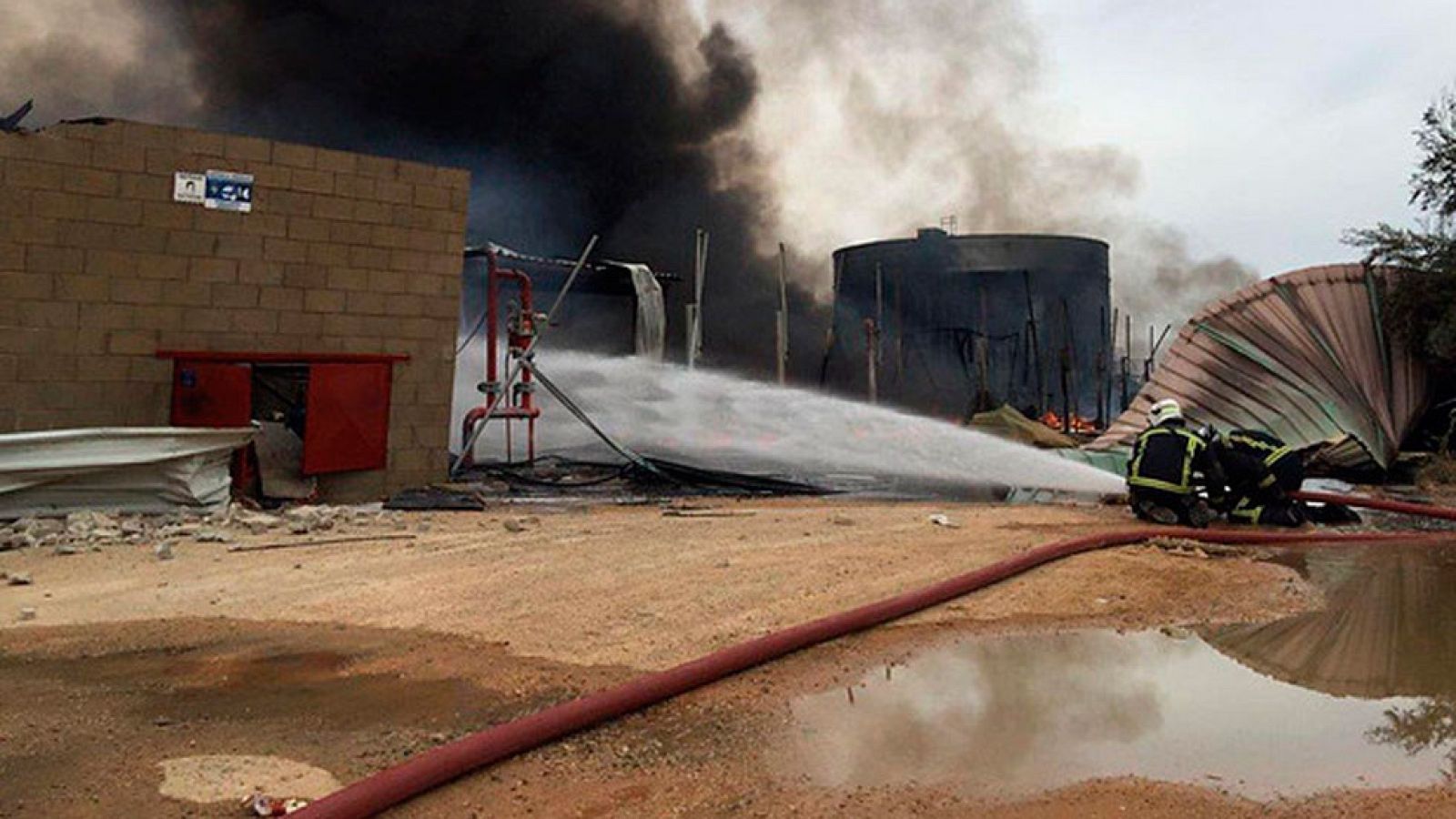 La Guardia Civil sigue investigando las causas de la explosión en una nave de Arganda