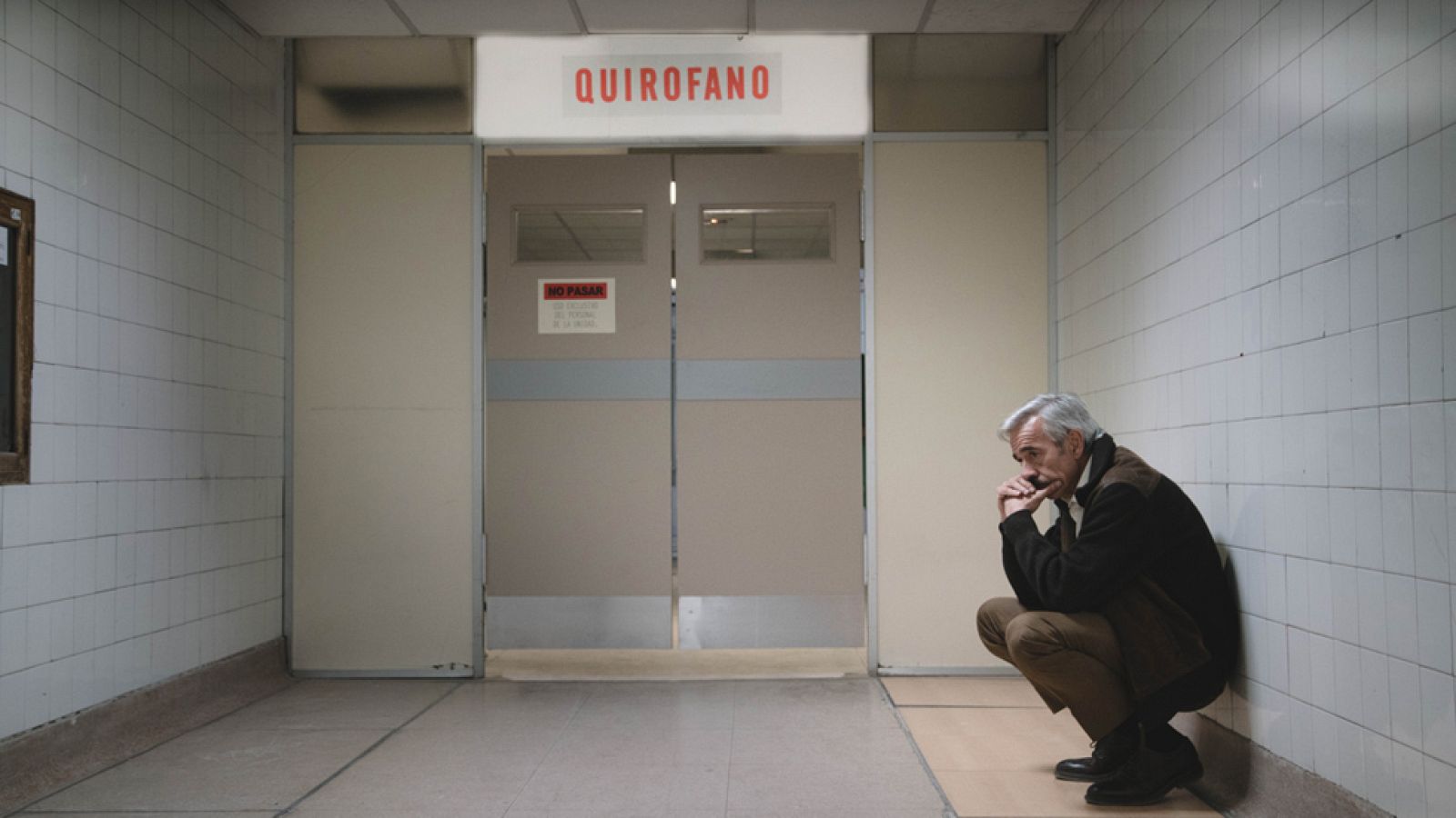 Antonio se despide de Merche antes de la operación