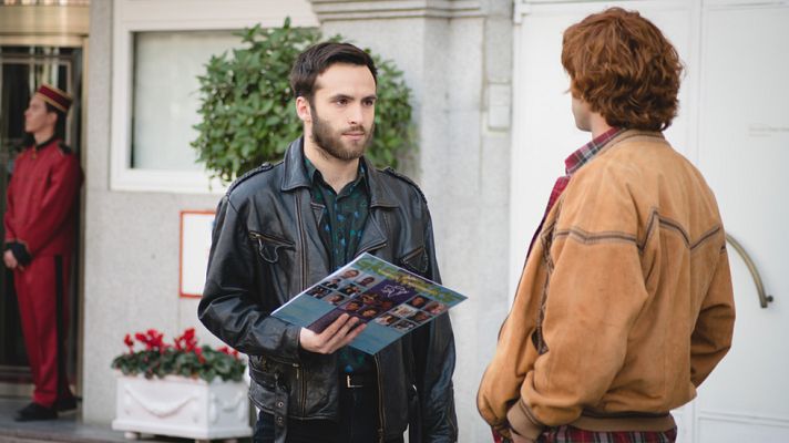 Cuéntame cómo pasó - Mauricio le pide a Carlos que luche por Karina