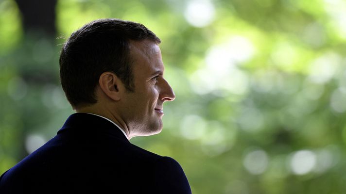 Telediario 1 - Macron irá a las legislativas de junio con una amplia representación de la sociedad civil