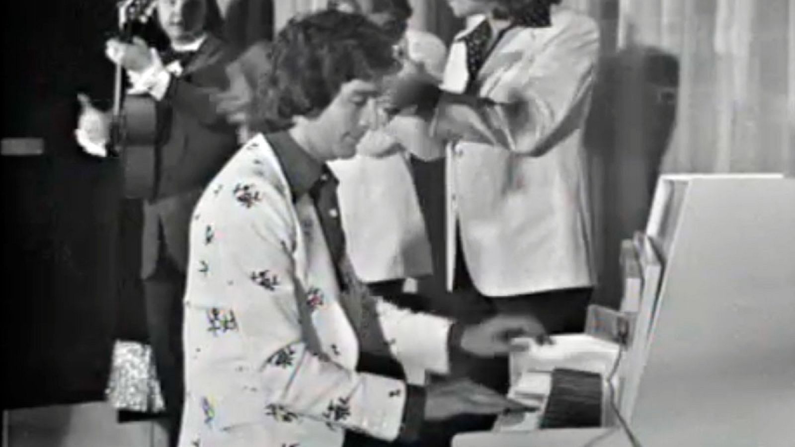 CHACHO "Usted abusó" (Voces a 45, 1976)