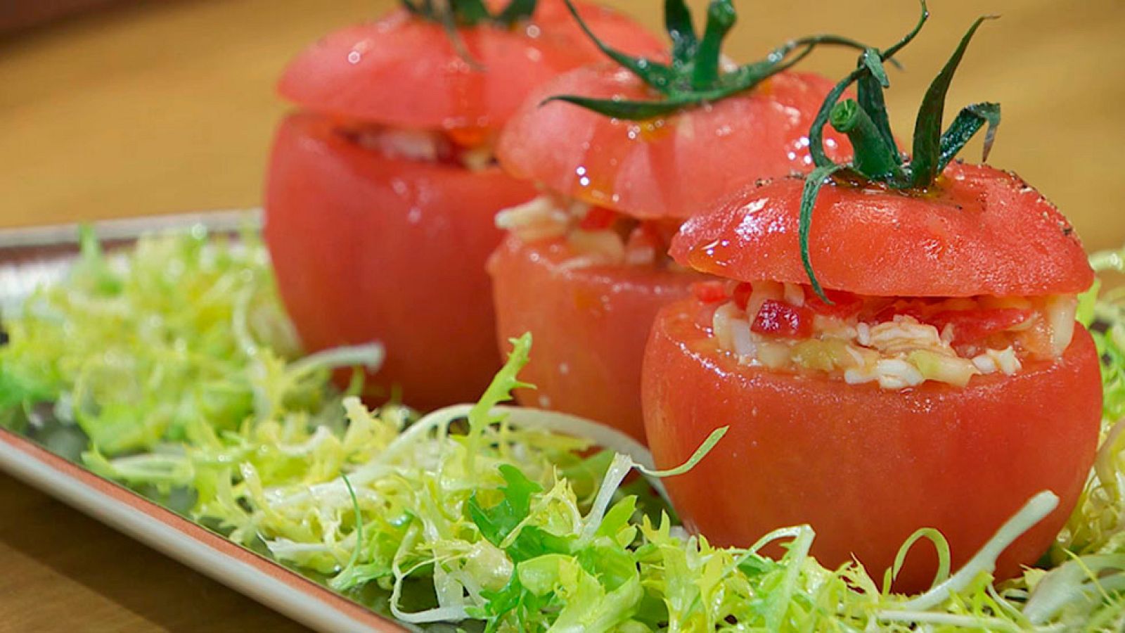 Torres en la cocina - Tomates rellenos de marisco